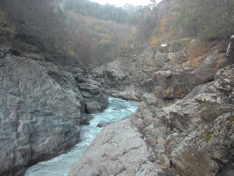 Природный парк Гранитный каньон реки Белой, Западный Кавказ, фото осень 2018 г.