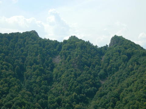 Гора Трезубец, вид на г. Острая